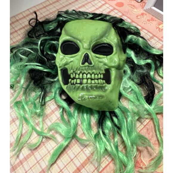 Vtg 90s Easter Unlimited Green Neon Skull Mask Long Black & Green Hair Funworld‎ - Picture 2 of 6